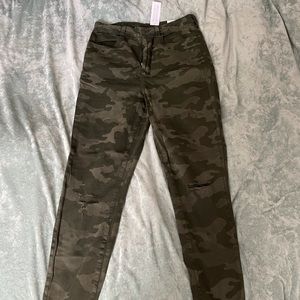 Army print curvy high rise jegging